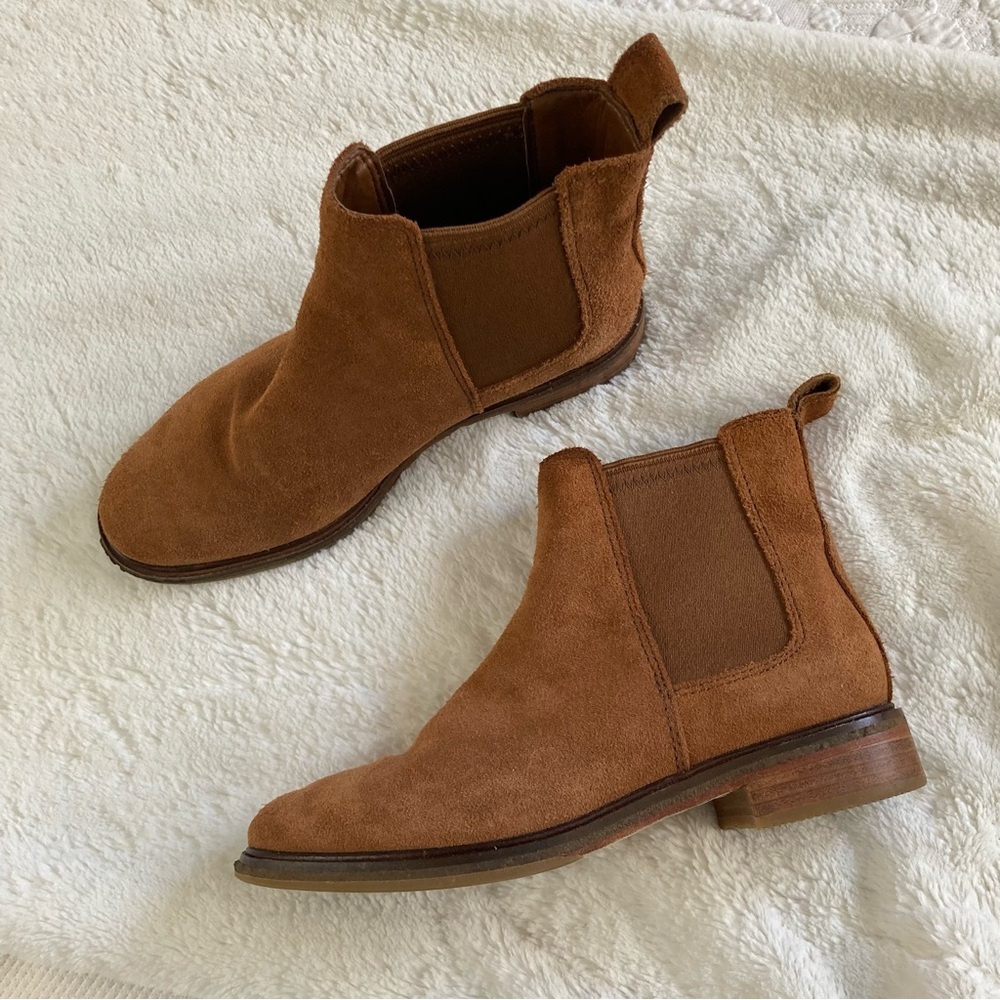 Clarks clarksdale Chelsea suede leather ankle boots flats brown size 6.5